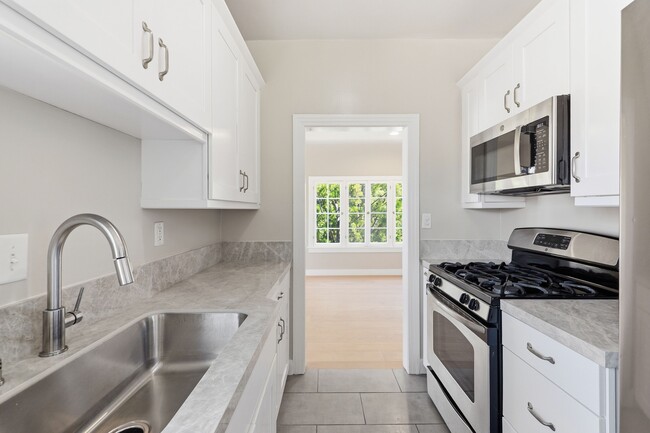 Photo - 5248 W Olympic Blvd Unit 5248