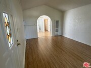 Photo - 944 Havenhurst Dr