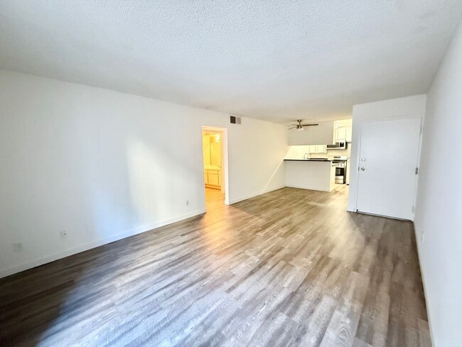 Photo - 3715 S Canfield Ave Unit 108