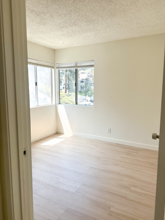 1 Bdrm - 20342 Rue Crevier Unit 613