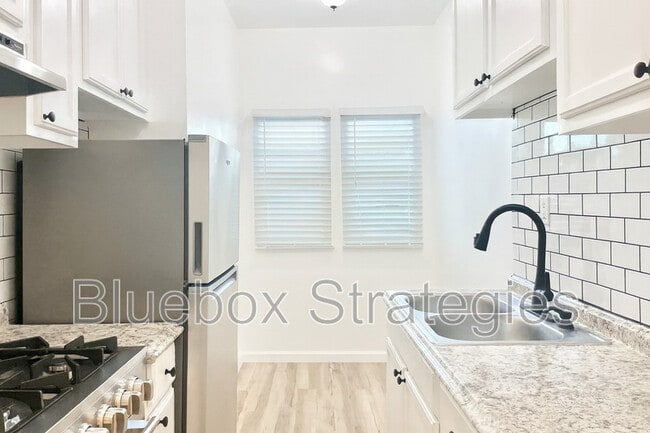 Building Photo - 1505 Palm Ave Unit 4