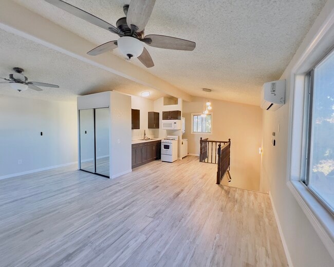 Photo - 11440 Odessa Ave