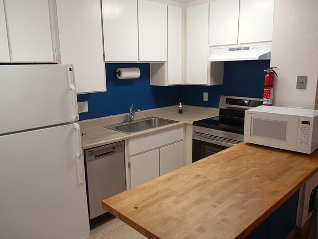 Photo - 6354 Rancho Mission Rd Unit 1 bedroom, 1 bath Condo in Mission Valley