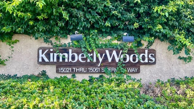 Photo - 15061 Sherman Way