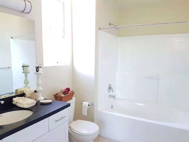 Photo - 1561 S Barrington Ave