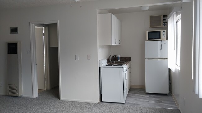 Building Photo - 7327 Newlin Ave Unit L
