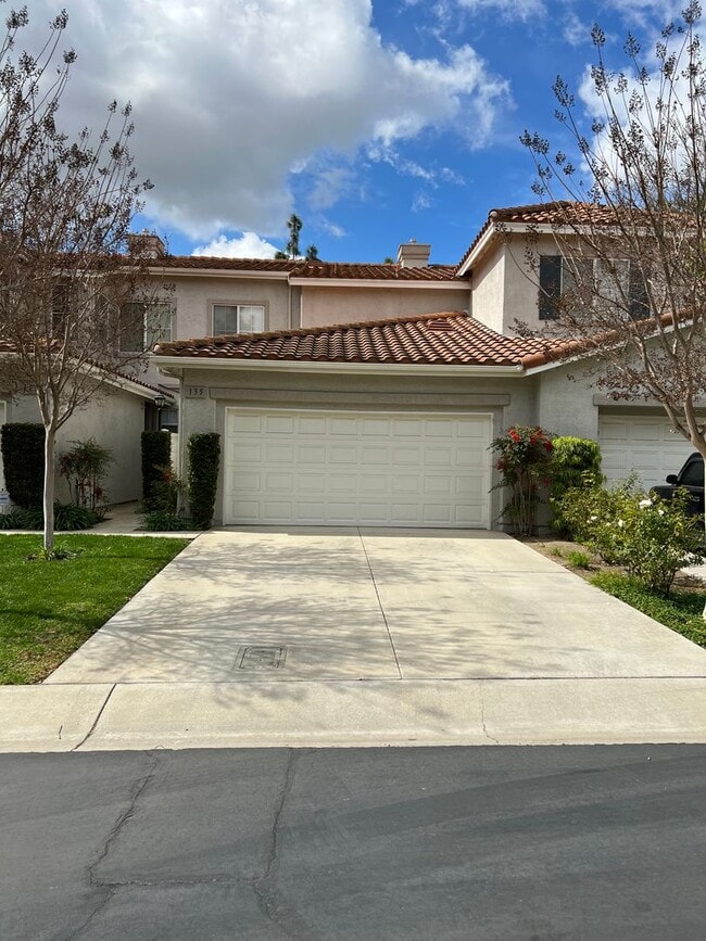 Los Arboles town-home with a Driveway - Los Arboles town-home with a Driveway