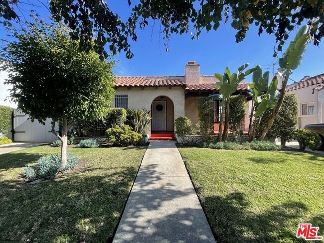 Photo - 560 N Irving Blvd House