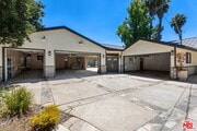 Photo - 22954 Collins St