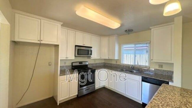 Building Photo - 24382 Delphinium Ave