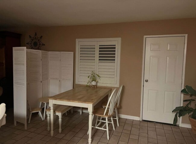 Photo - 33244 Churchill St