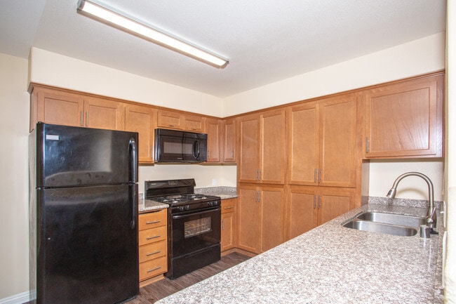 2 BR, 1 BA - Valencia - Parkwood At Polo Grounds (55+)