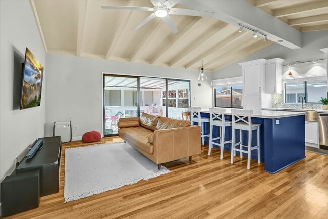 Photo - 6641 Birchwood St