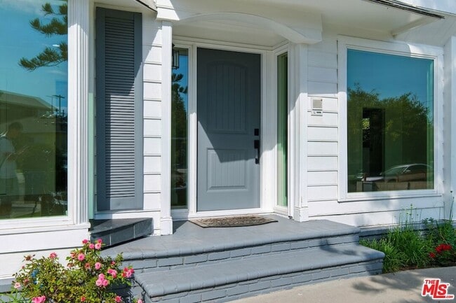 Photo - 4640 Laurelgrove Ave