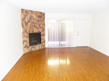 Photo - 14942 Burbank Blvd Apartment