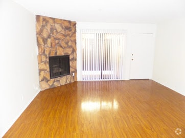 Building Photo - 14942 Burbank Blvd Rental
