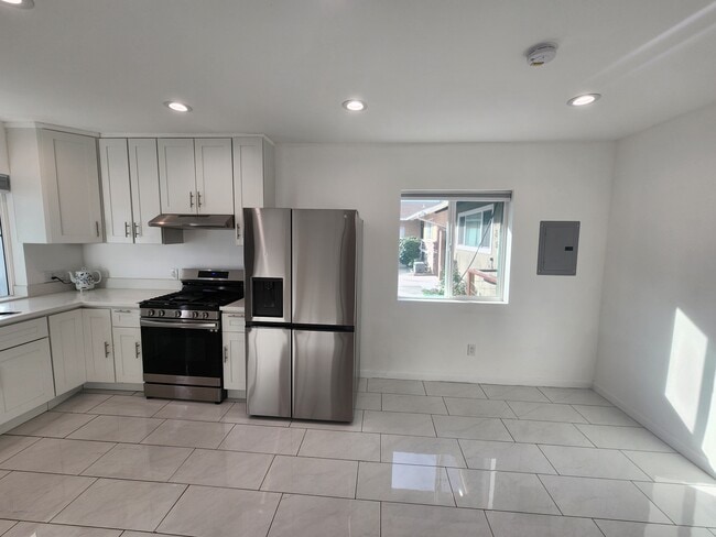 Photo - 7125 Cantaloupe Ave