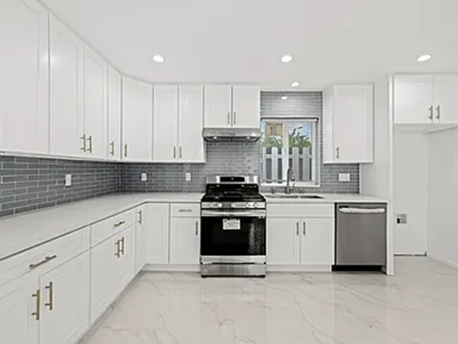Photo - 10924 Woodward Ave