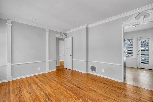 Photo - Lagre unit steps to the triangle! Unit B