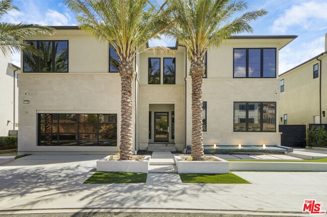 Building Photo - 11761 Greenwood Dr