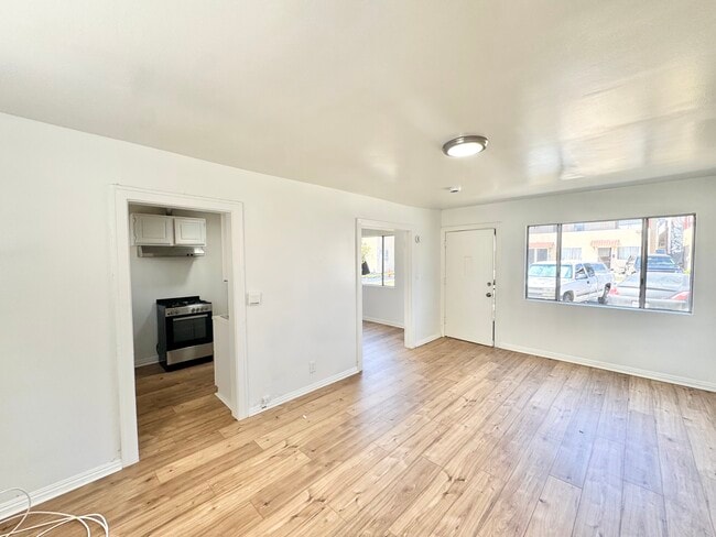 Photo - 1415 N Hobart Blvd Apartment Unit 1/8