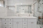 Photo - 5975 Gaines St
