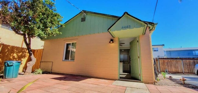 Building Photo - 4443-45 50th Unit 4443 50th St