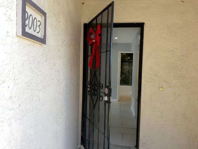 Building Photo - 450 W Vermont Ave Unit 2003