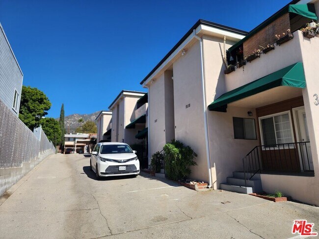 Photo - 3055 Foothill Blvd Unit 1