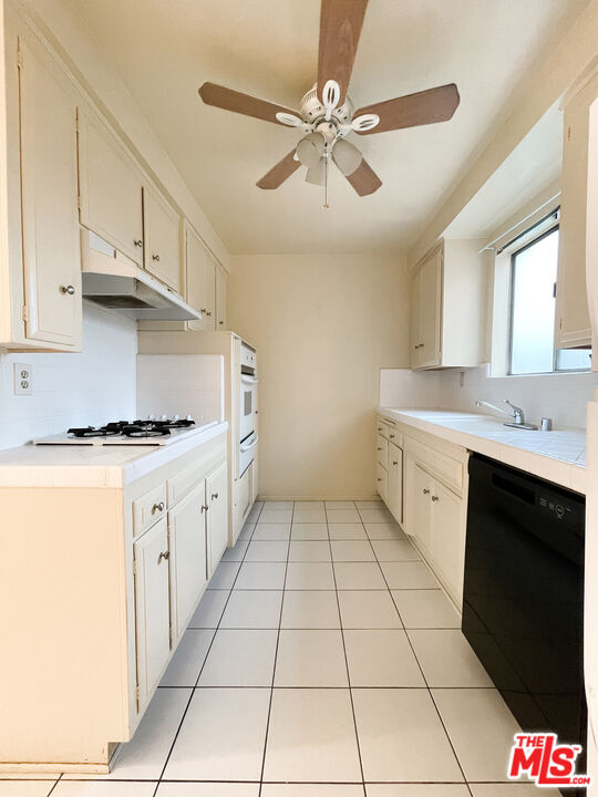 Photo - 935 N Alfred St Unit 5
