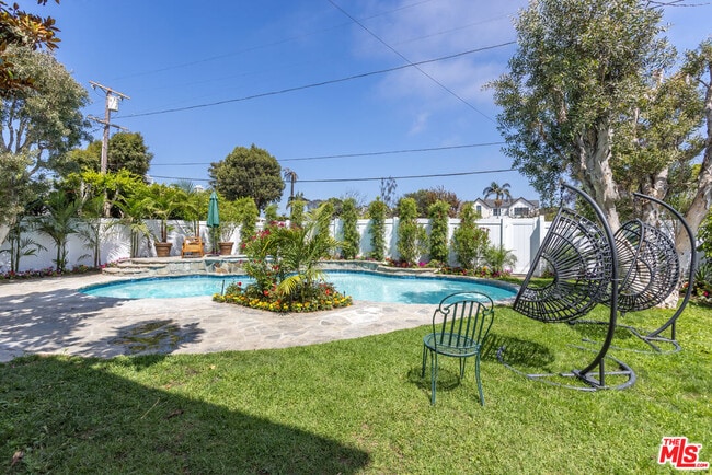 Photo - 509 Wynola St