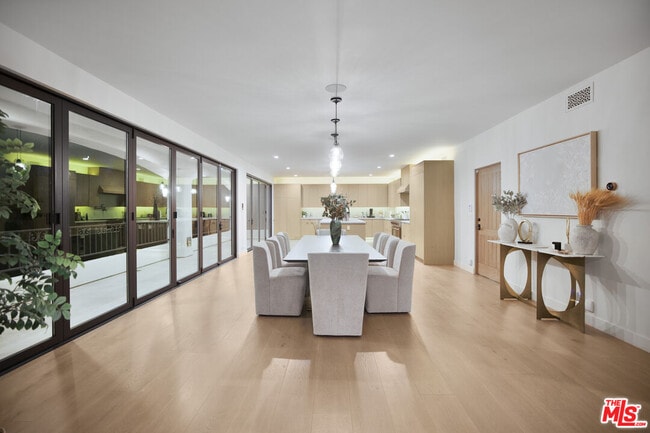 Photo - 7212 Mulholland Dr