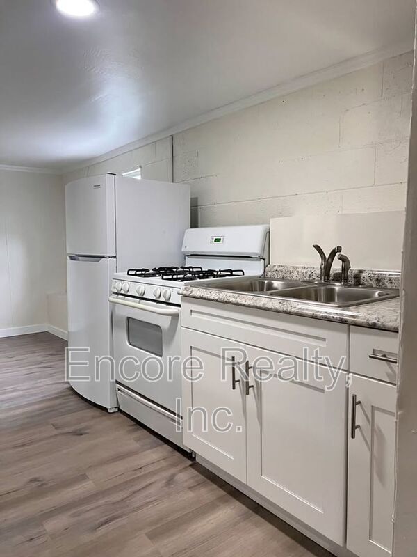 Building Photo - 2780.5 Vista Way