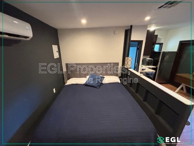 Photo - 6657 Lindenhurst Ave