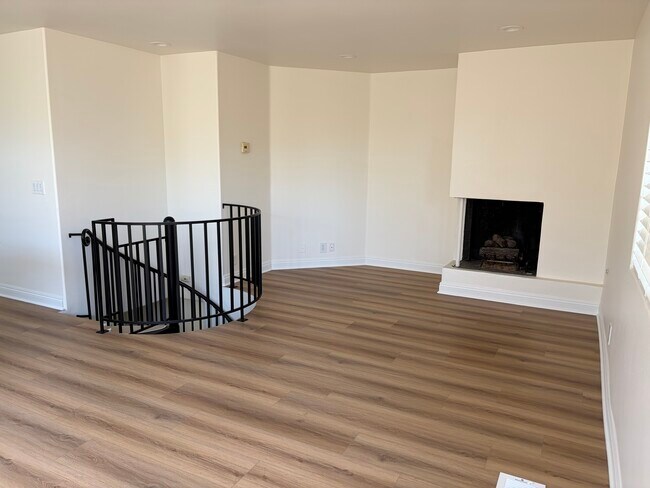 Photo - 3111 Bayview Dr