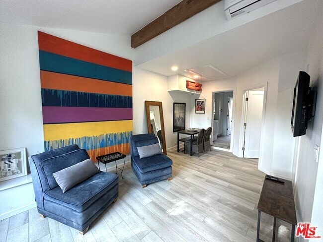 Building Photo - 22535 Sylvan St Rental