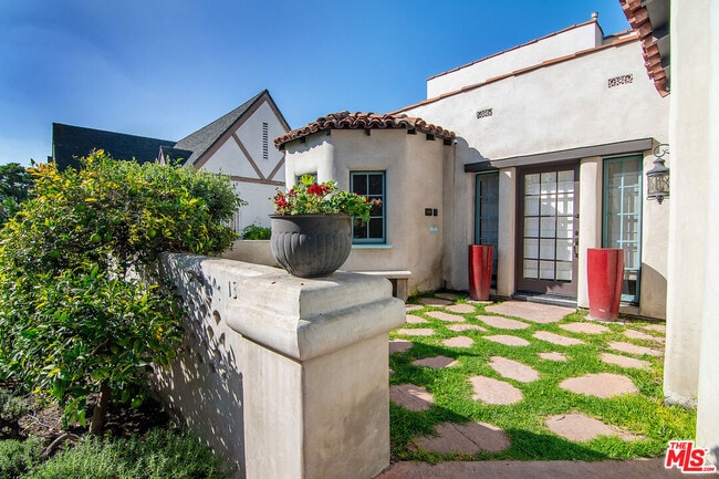 Photo - 131 S Martel Ave