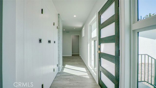 Photo - 22135 Kittridge St