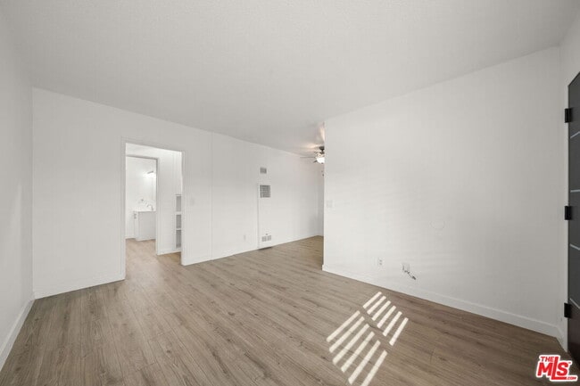 Photo - 1310 W Valencia Dr