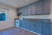 Photo - 603 W 49th St House