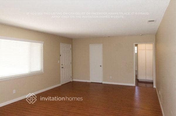 Photo - 4975 N E St