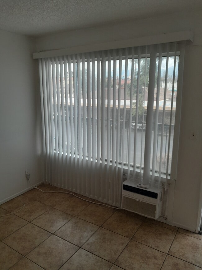 Photo - 567 N Mountain View Ave Unit Apt 25