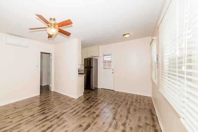 Living/dining - 116 Franklin Ct Unit 118