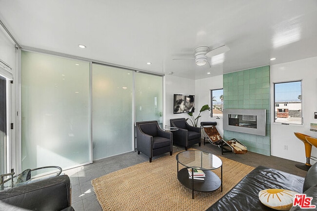 Photo - 11 24th Ave Unit 3