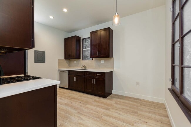 Photo - 7223-7229 Willoughby