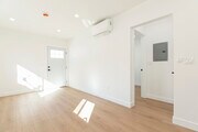 Photo - 13934 Vanowen St