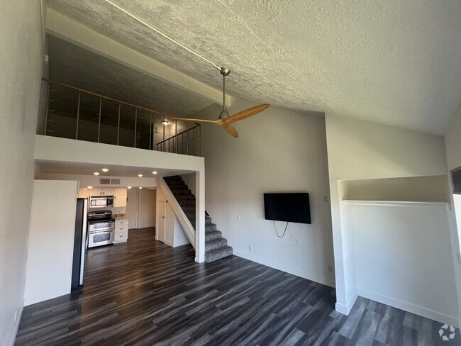 Building Photo - 6131 Rancho Mission Rd Rental