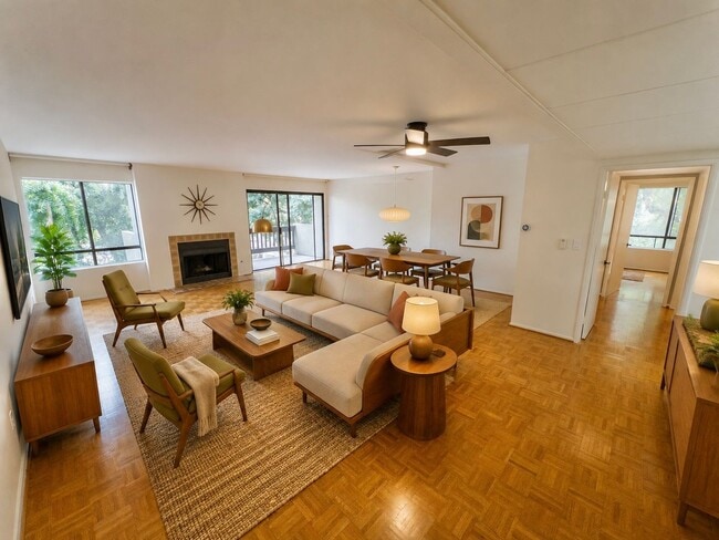 Building Photo - Large 2bed/ 2 bath corner unit in the heart of Silverlake with Hot Tub, Pool, Gated Parking and P...