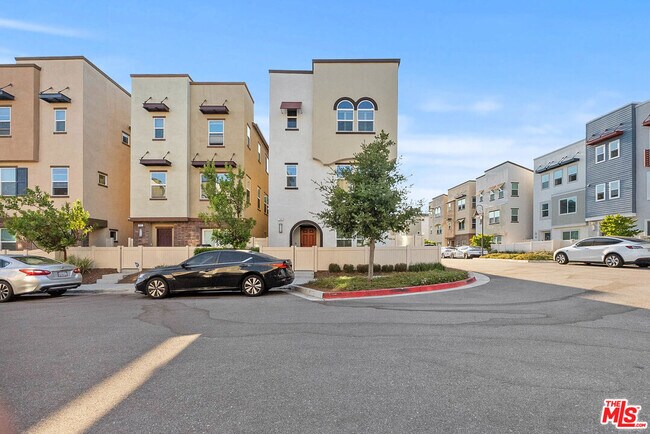 Photo - 749 Daniel Freeman Cir