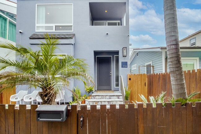 Photo - 735 Whiting Ct